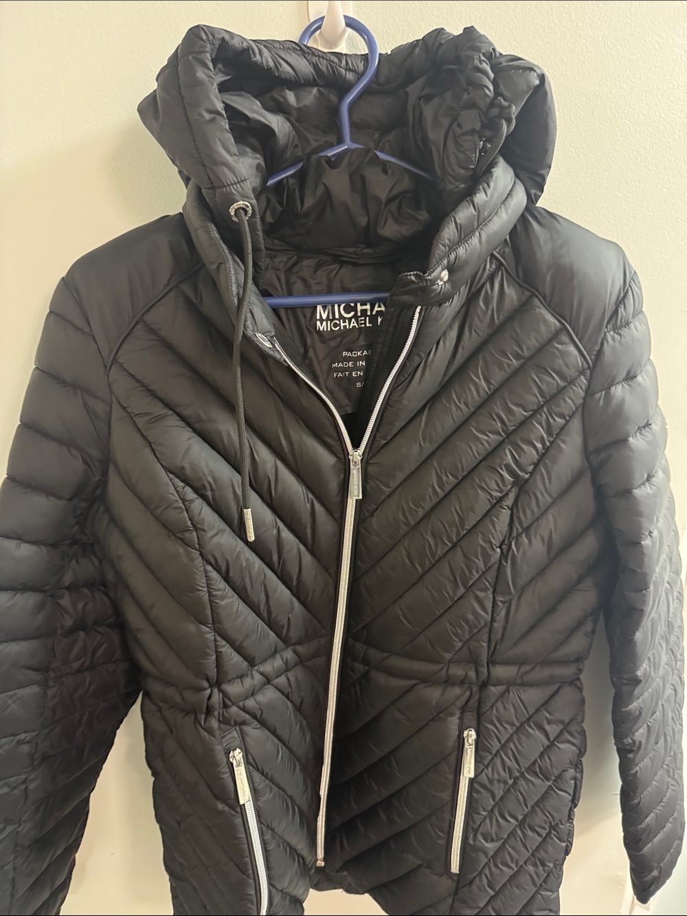 MICHAEL Michael Kors Black Quilted Hooded Chevron Puffer Jacket